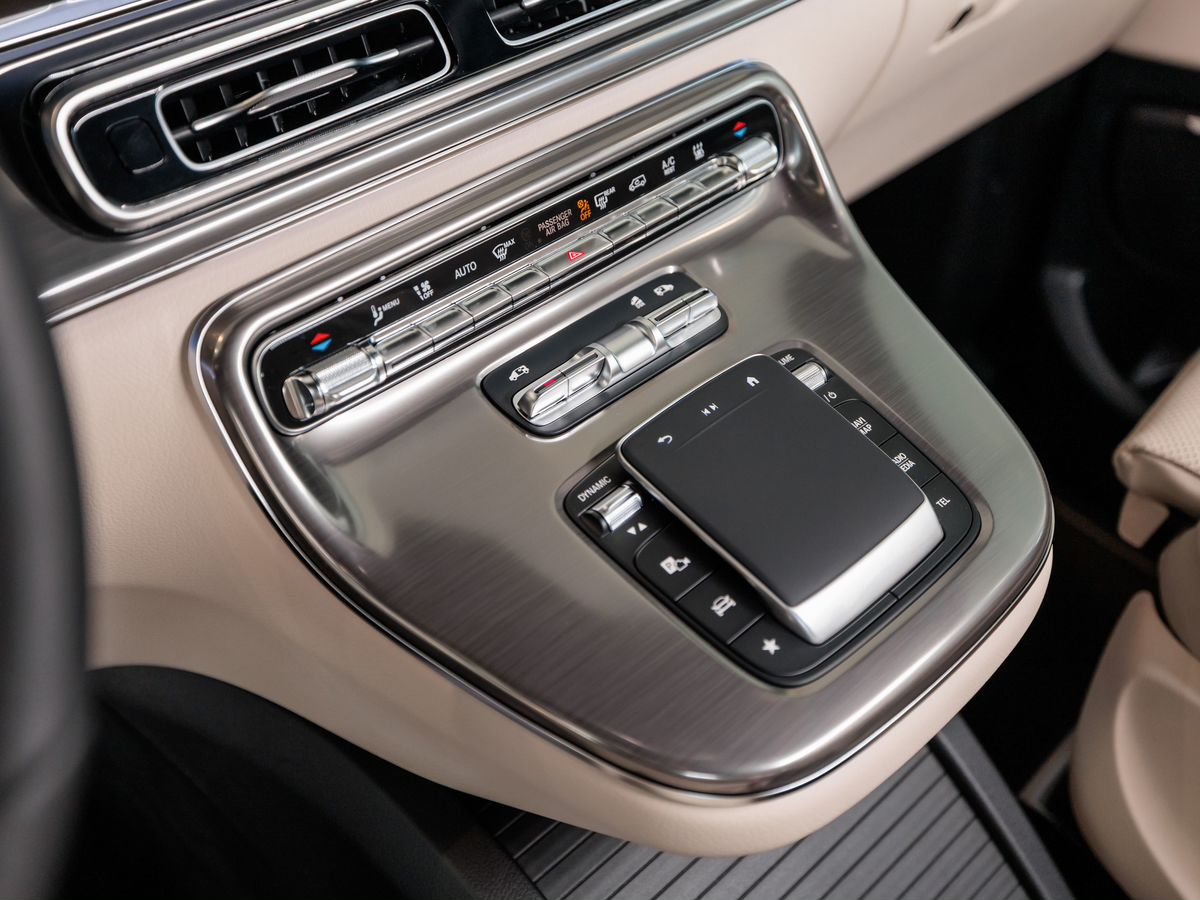 Mercedes-Benz V-Класс III (W447) Рестайлинг 2 300 d экстра длинный 2.0d AT (237 л.с.) 4WD