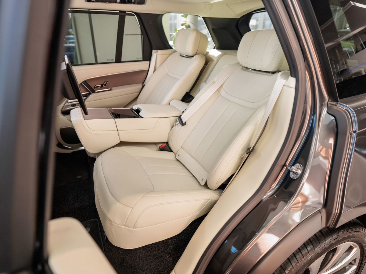 Land Rover Range Rover V D350 MHEV 3.0d AT (350 л.с.) 4WD
