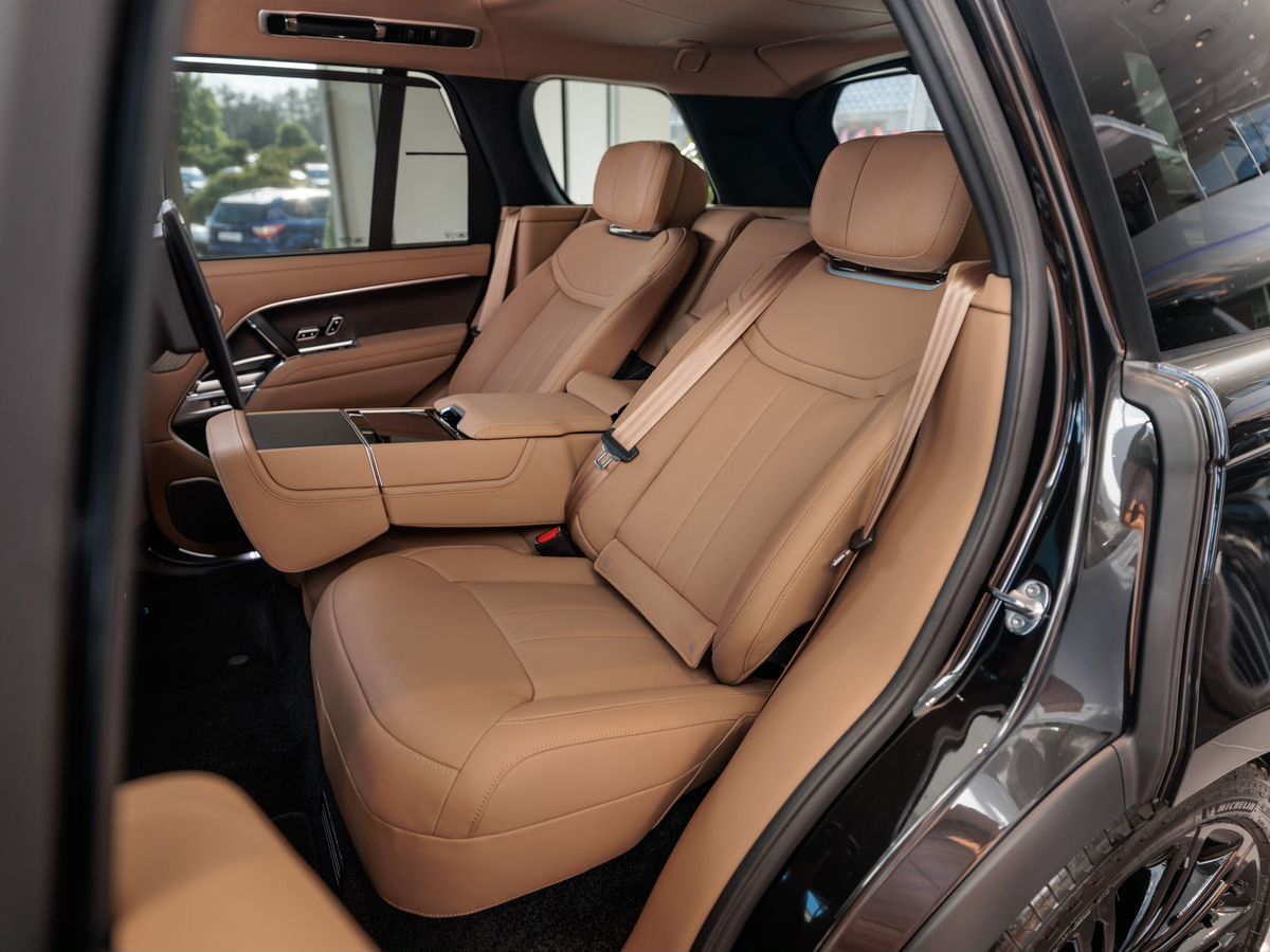 Land Rover Range Rover V P530 MHEV 4.4 AT (530 л.с.) 4WD