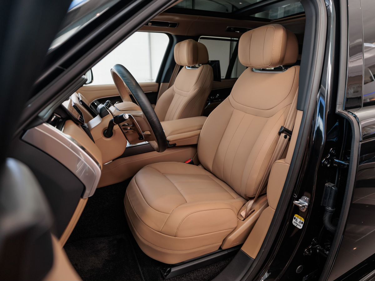 Land Rover Range Rover V P530 MHEV 4.4 AT (530 л.с.) 4WD