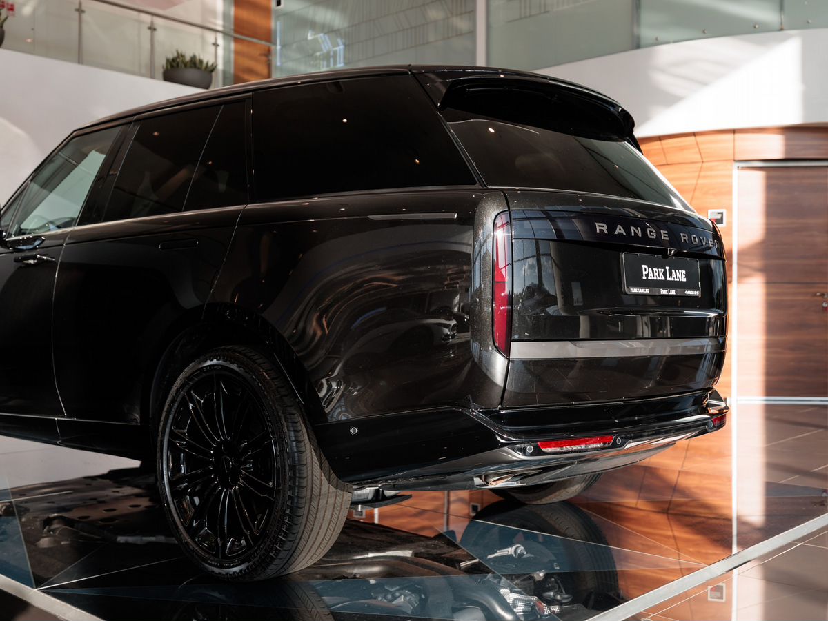 Land Rover Range Rover V P530 MHEV 4.4 AT (530 л.с.) 4WD