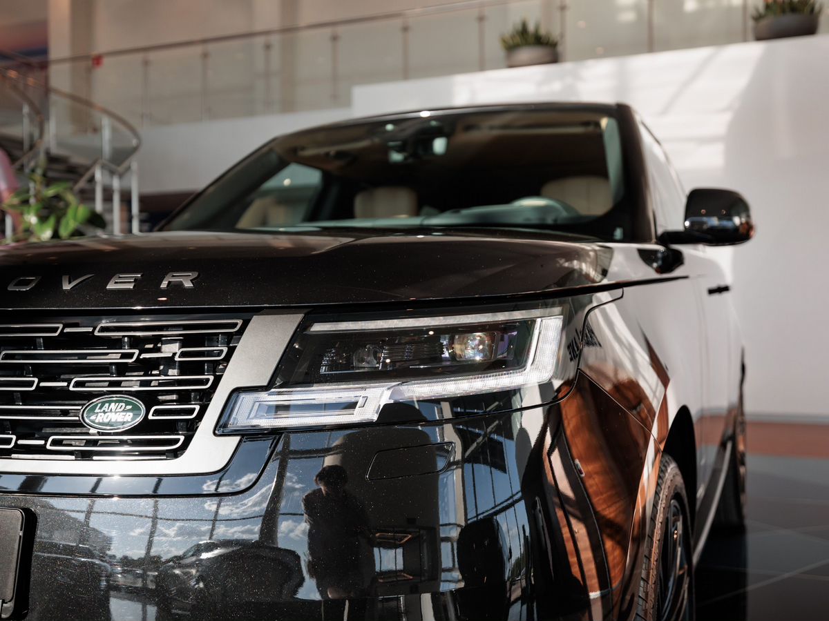 Land Rover Range Rover V P530 MHEV 4.4 AT (530 л.с.) 4WD