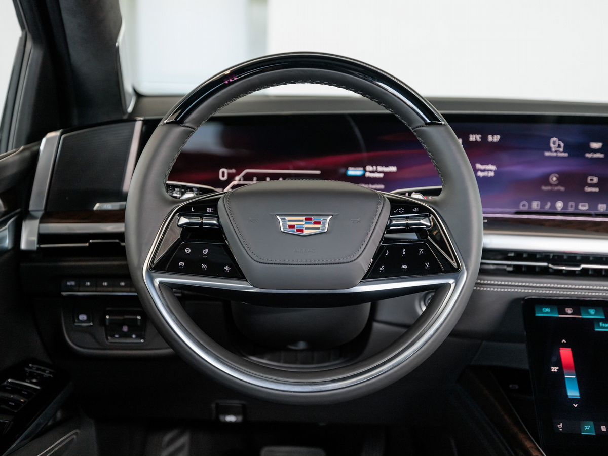 Cadillac Escalade V Рестайлинг 6.2 AT (420 л.с.) 4WD