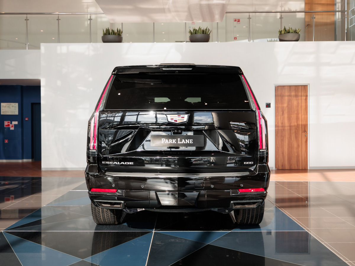 Cadillac Escalade V Рестайлинг 6.2 AT (420 л.с.) 4WD
