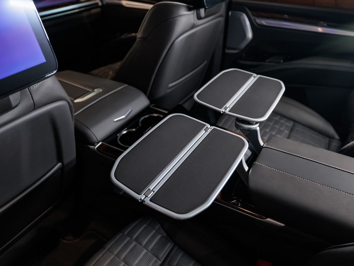 Cadillac Escalade V Рестайлинг 6.2 AT (420 л.с.) 4WD