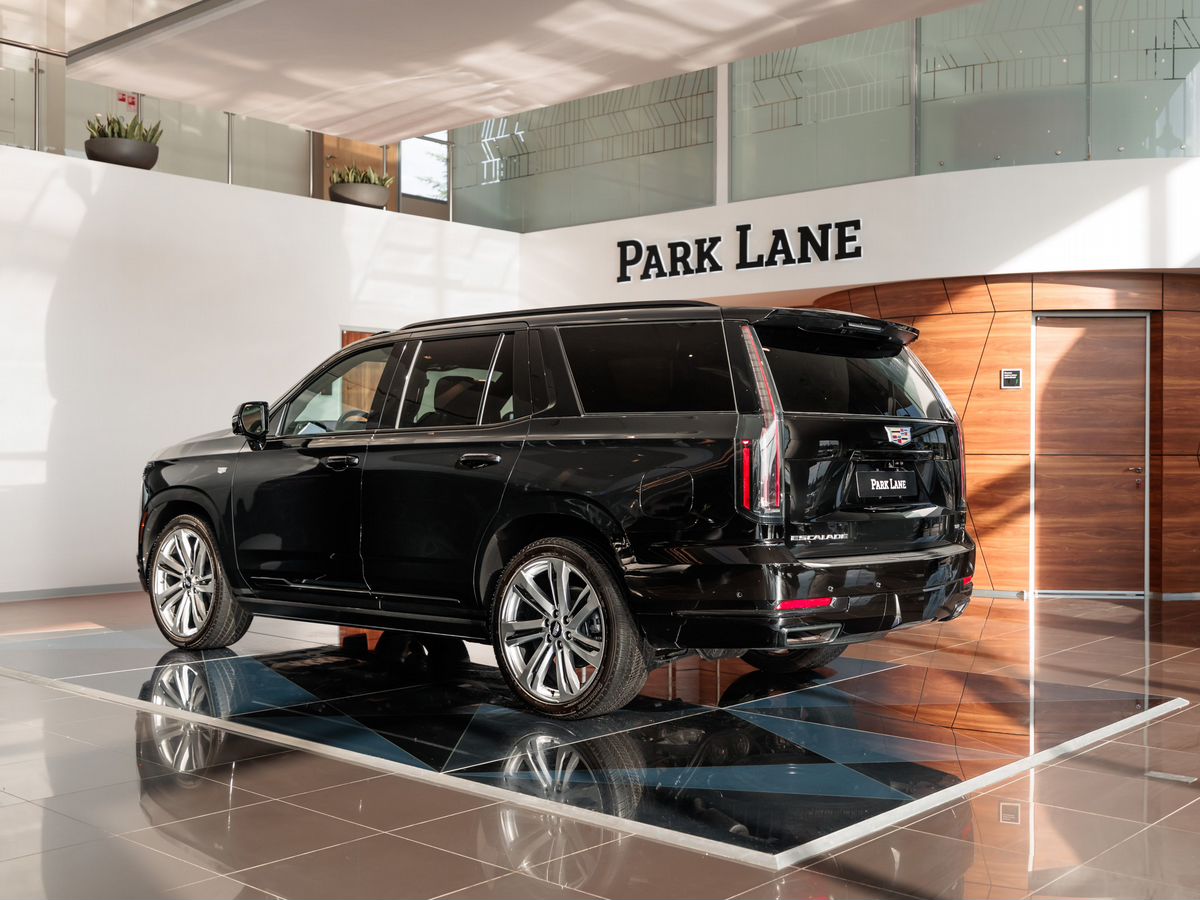 Cadillac Escalade V Рестайлинг 6.2 AT (420 л.с.) 4WD