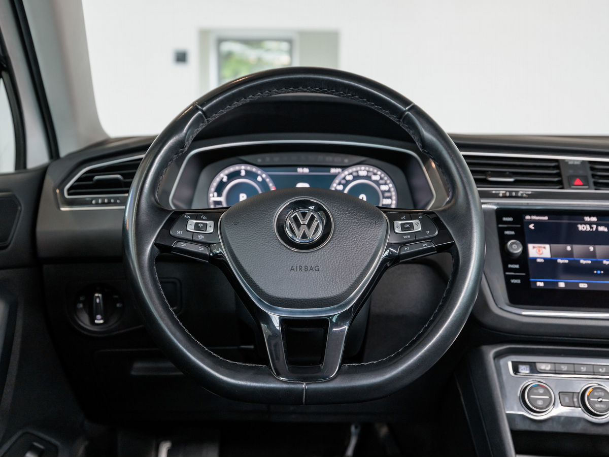 Volkswagen Tiguan — фото 10