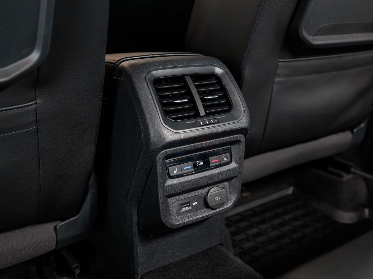 Volkswagen Tiguan — фото 21