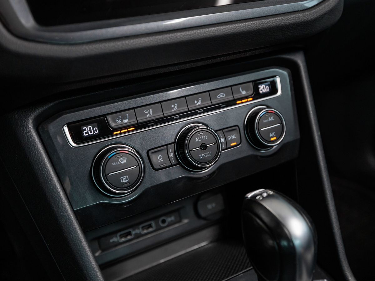 Volkswagen Tiguan — фото 13