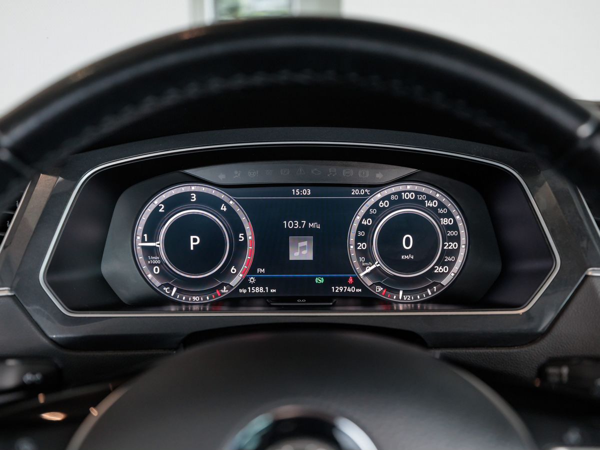 Volkswagen Tiguan — фото 11