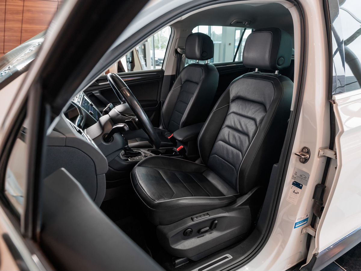 Volkswagen Tiguan — фото 16