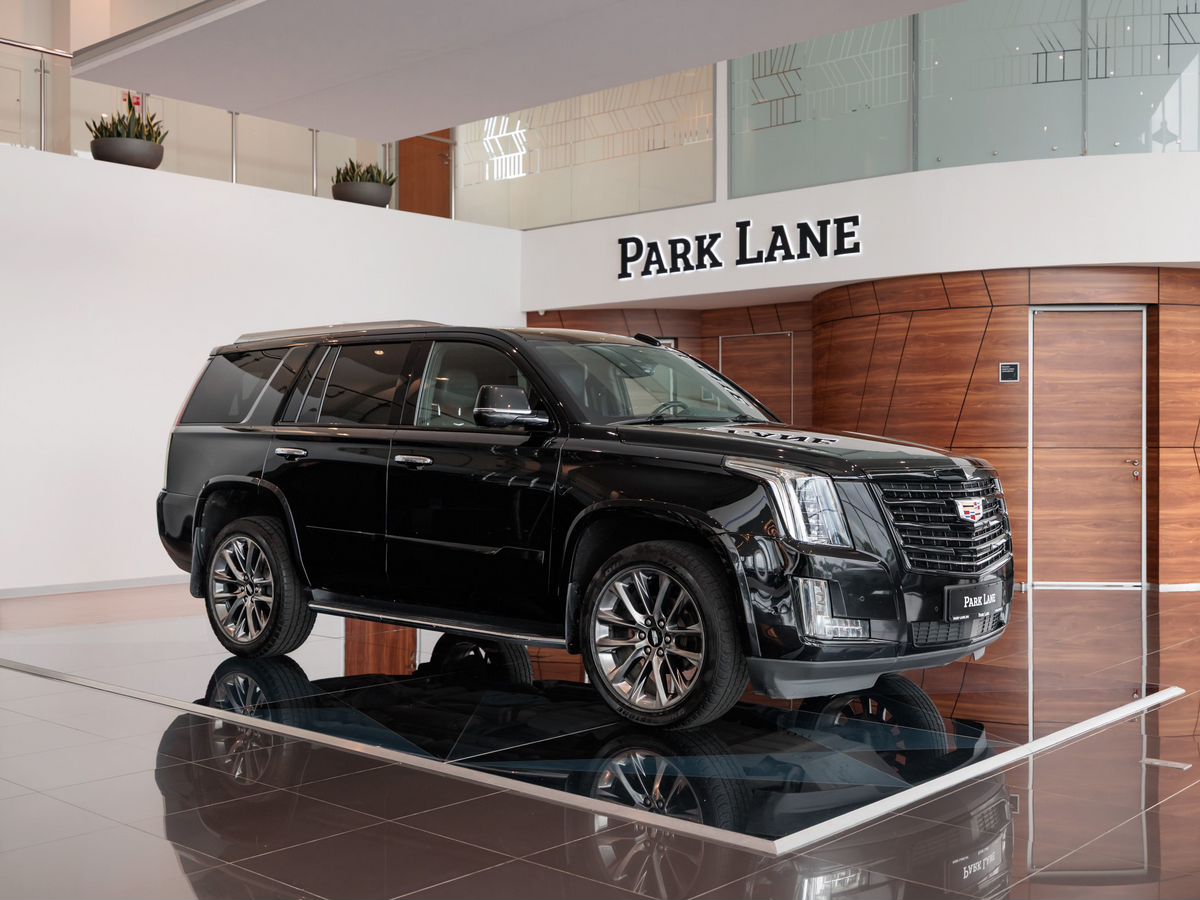 Cadillac Escalade IV 6.2 AT (426 л.с.) 4WD