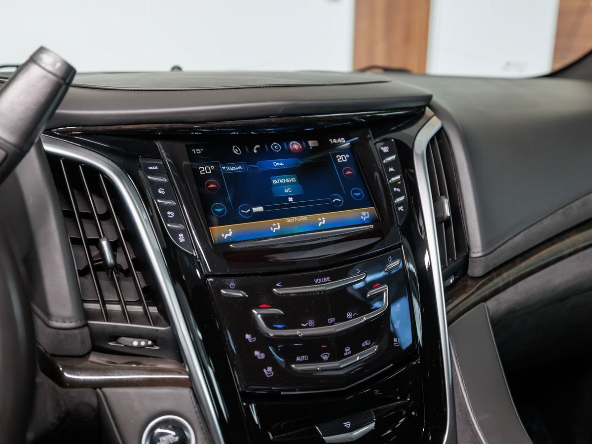 Cadillac Escalade IV 6.2 AT (426 л.с.) 4WD