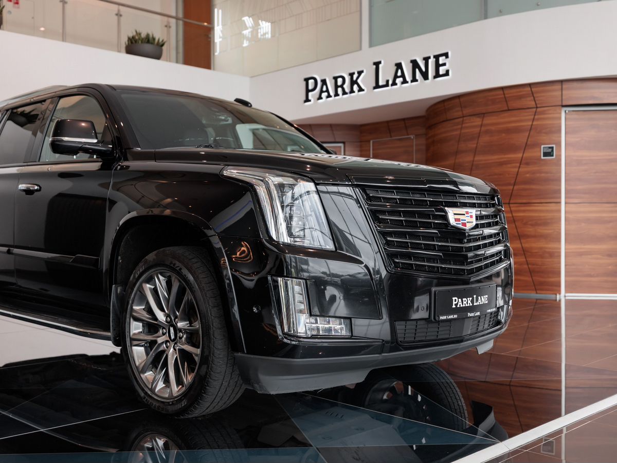 Cadillac Escalade IV 6.2 AT (426 л.с.) 4WD