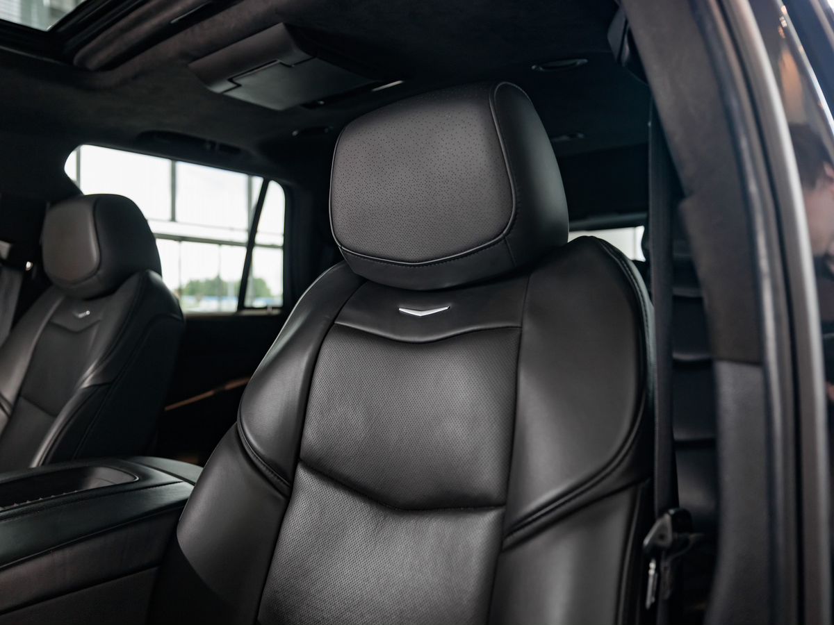 Cadillac Escalade IV 6.2 AT (426 л.с.) 4WD