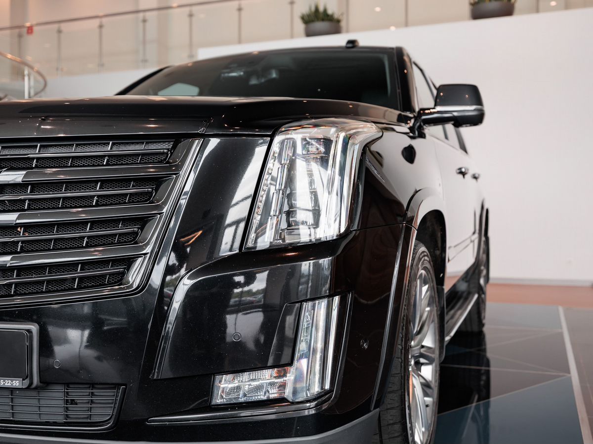 Cadillac Escalade IV 6.2 AT (426 л.с.) 4WD