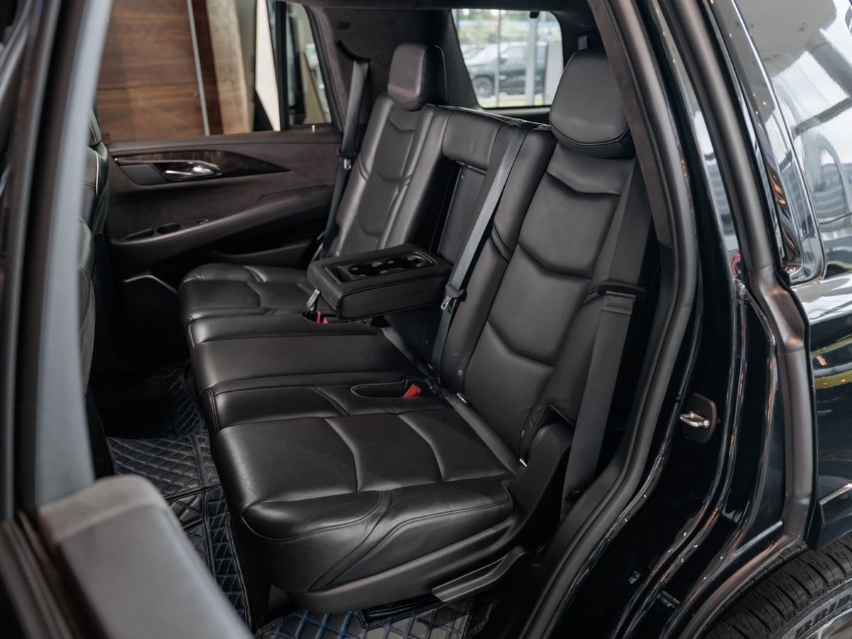 Cadillac Escalade IV 6.2 AT (426 л.с.) 4WD