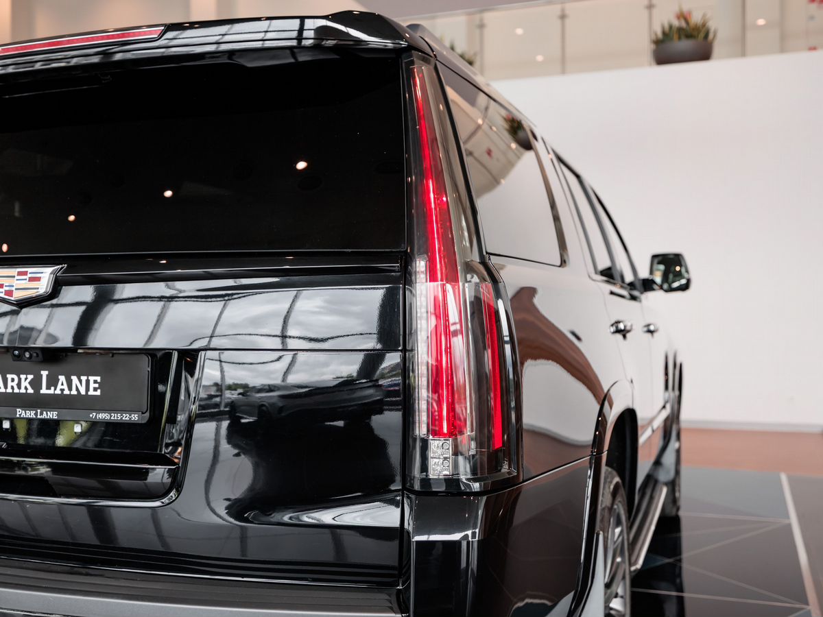Cadillac Escalade IV 6.2 AT (426 л.с.) 4WD