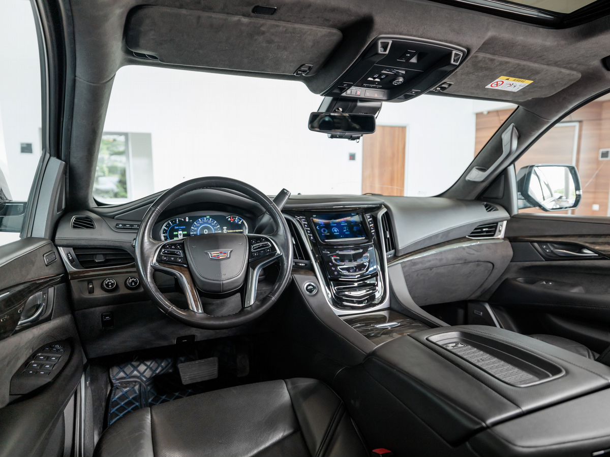 Cadillac Escalade IV 6.2 AT (426 л.с.) 4WD