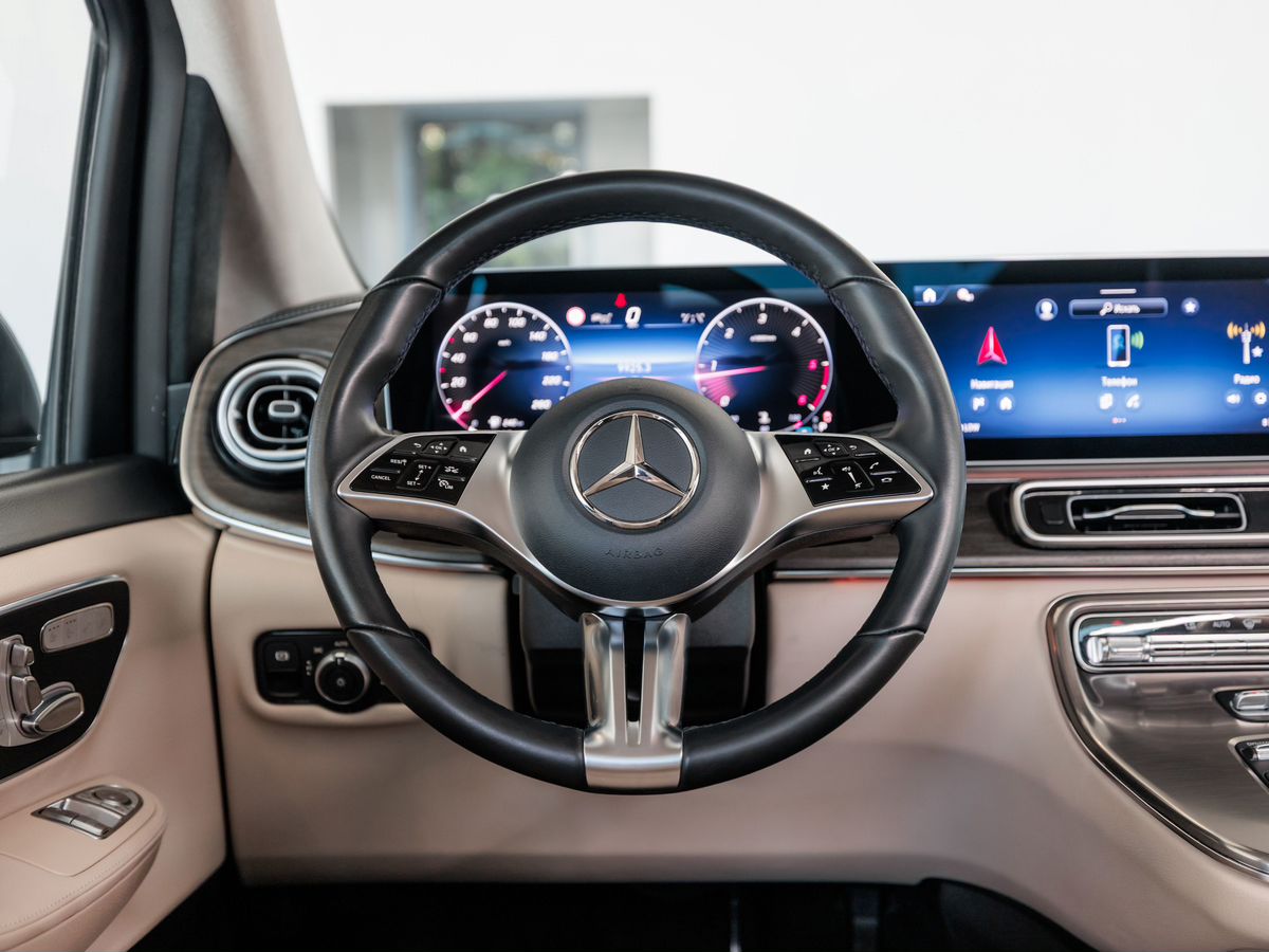 Mercedes-Benz V-Класс — фото 11