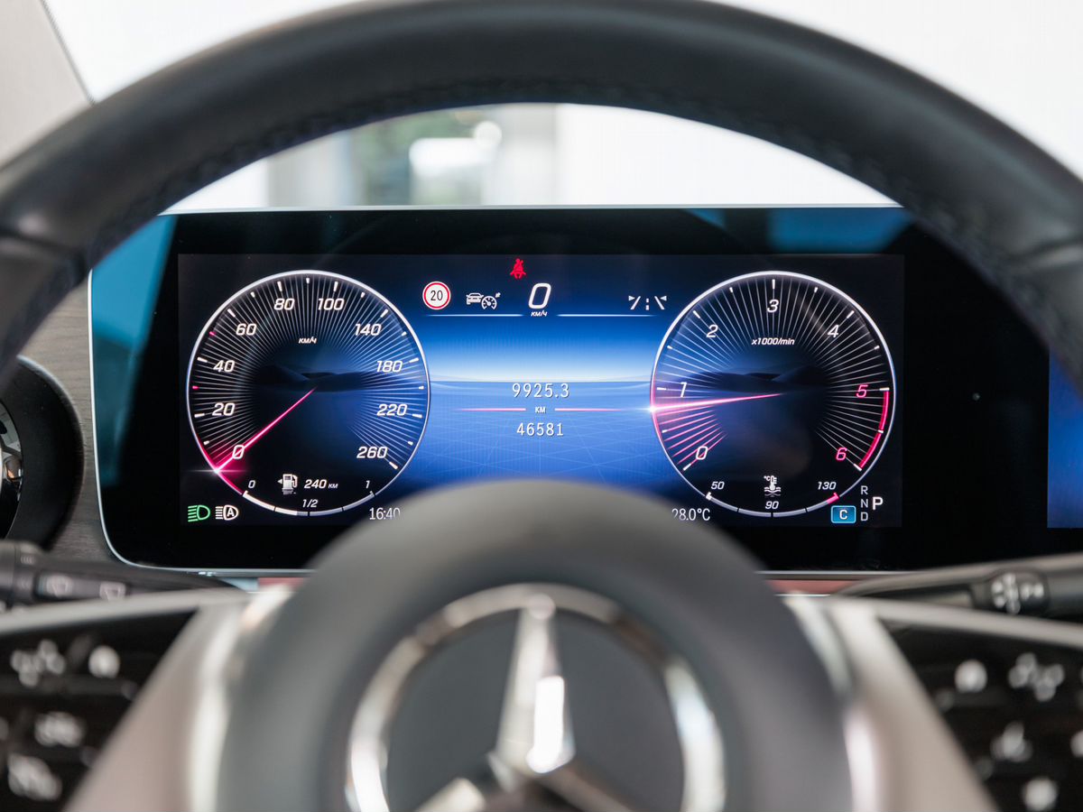 Mercedes-Benz V-Класс — фото 12