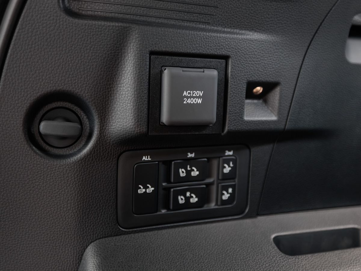 Lexus LX — фото 30