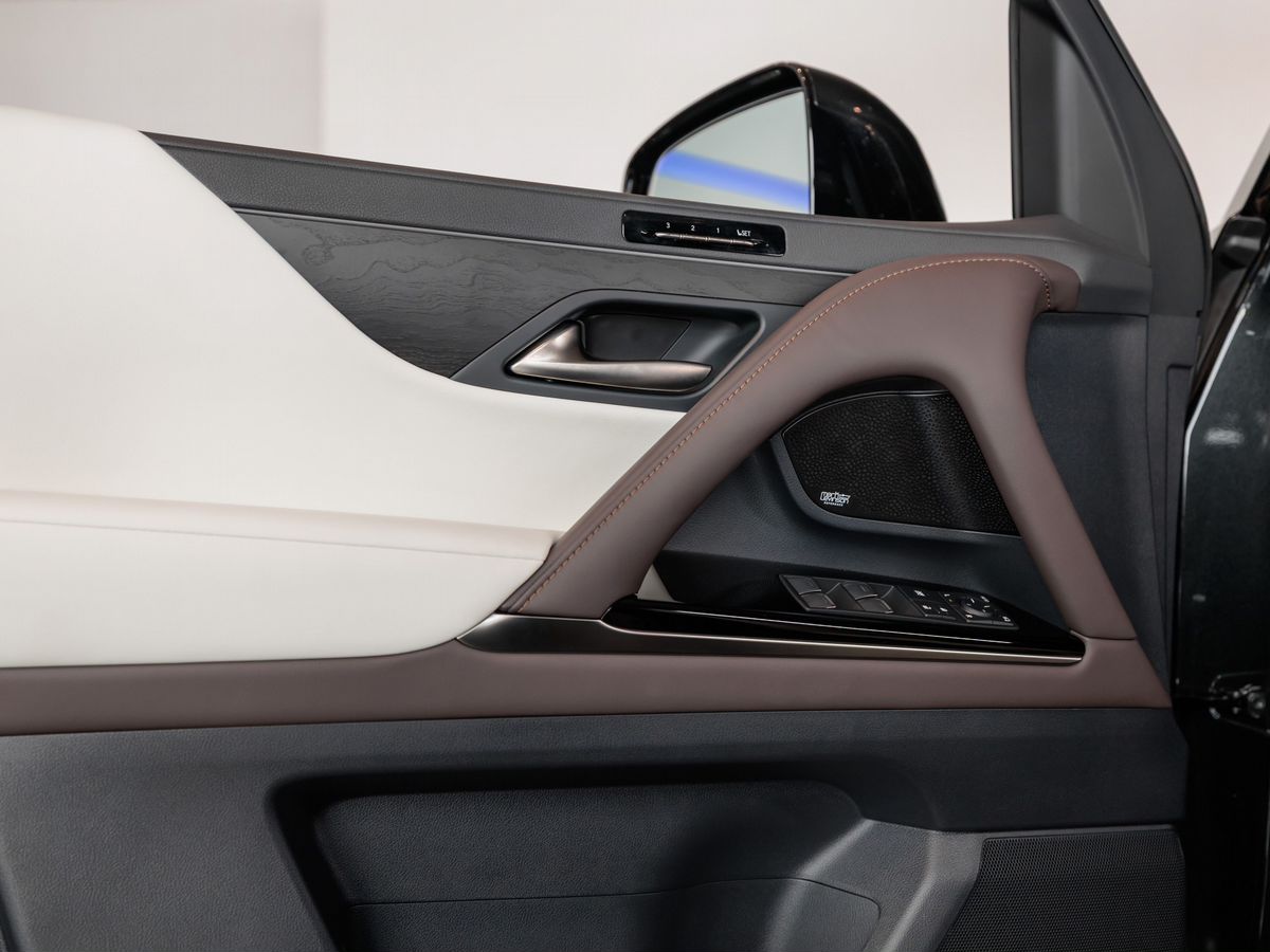 Lexus LX — фото 19