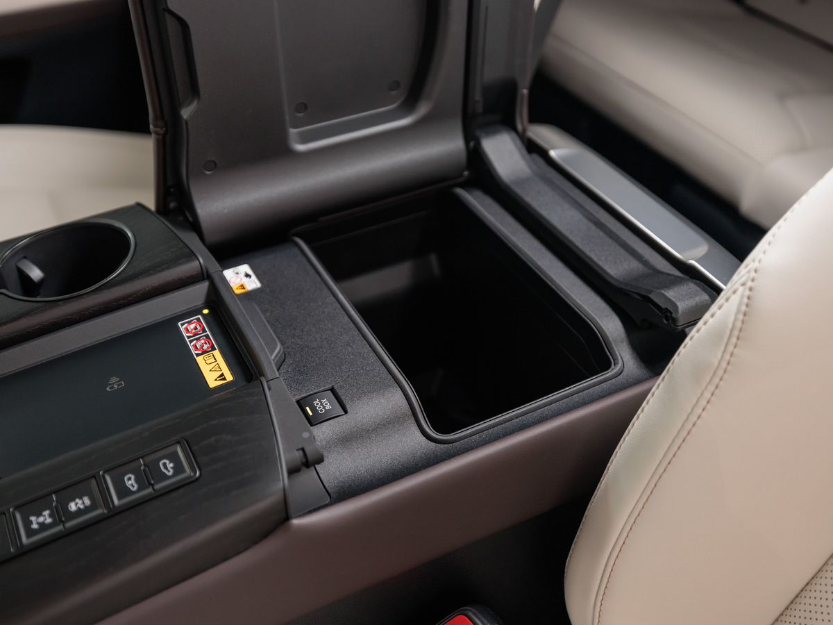 Lexus LX — фото 18