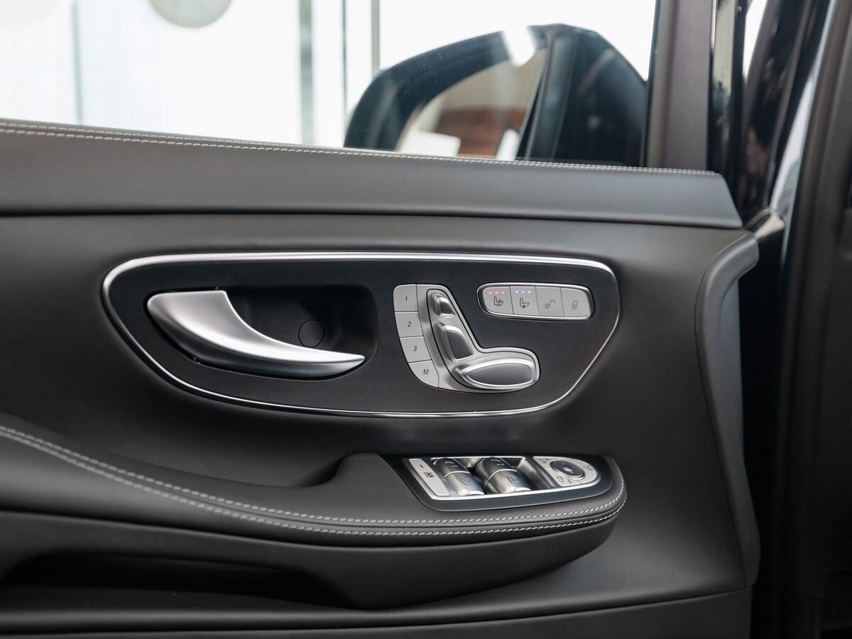 Mercedes-Benz V-Класс III (W447) Рестайлинг 300 d экстра длинный 2.0d AT (237 л.с.) 4WD