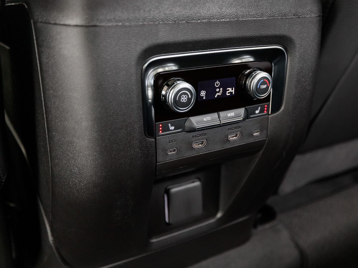 GMC Yukon — фото 25