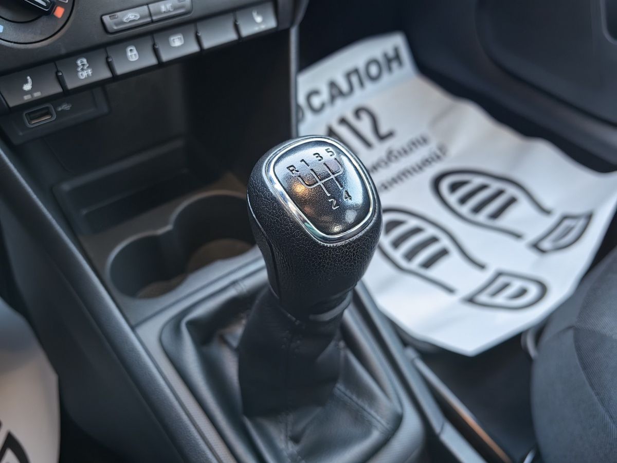 Skoda Rapid 2018 — фото 16