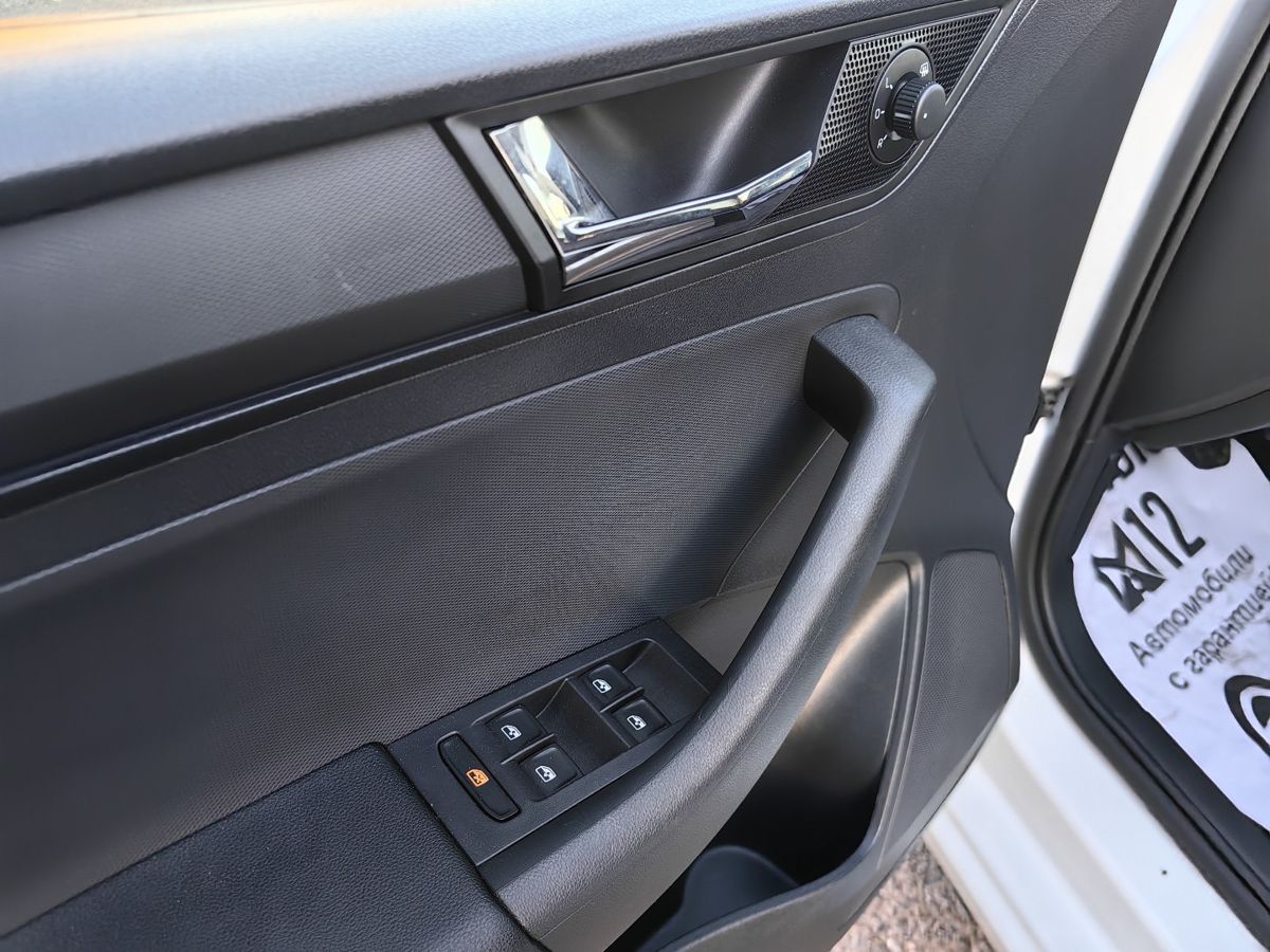 Skoda Rapid 2018 — фото 11