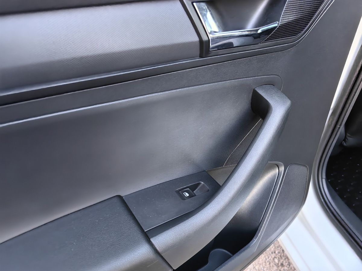 Skoda Rapid 2018 — фото 20
