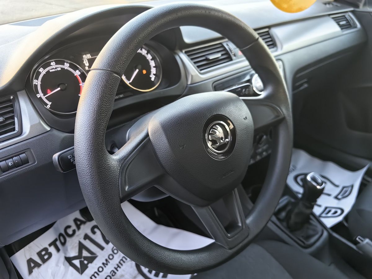 Skoda Rapid 2018 — фото 14