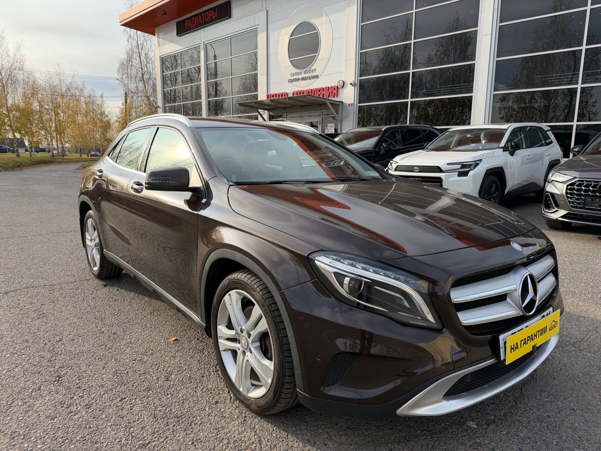 Mercedes-Benz GLA 2014 — общий вид