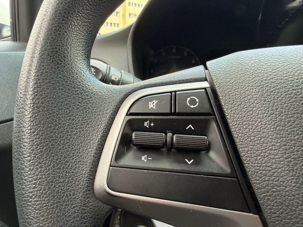Hyundai Solaris 2017 — фото 15