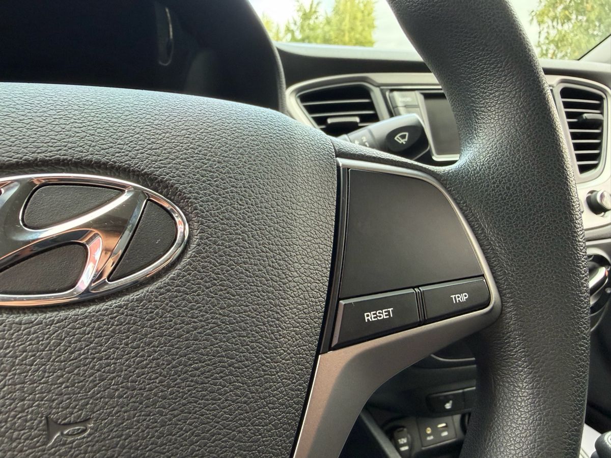 Hyundai Solaris 2017 — фото 16