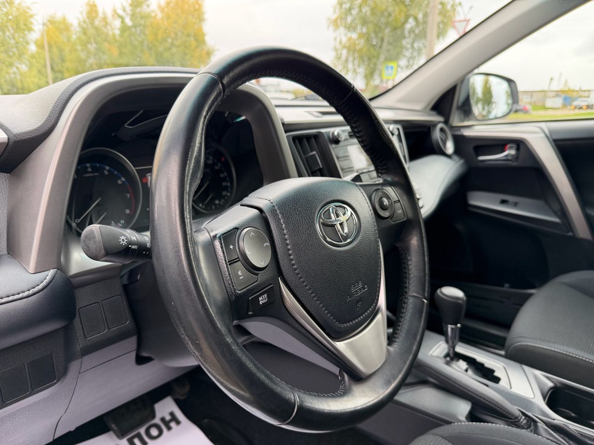 Toyota RAV4 2018 — фото 14