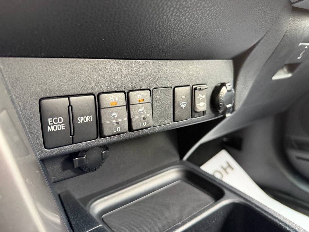 Toyota RAV4 2018 — фото 20
