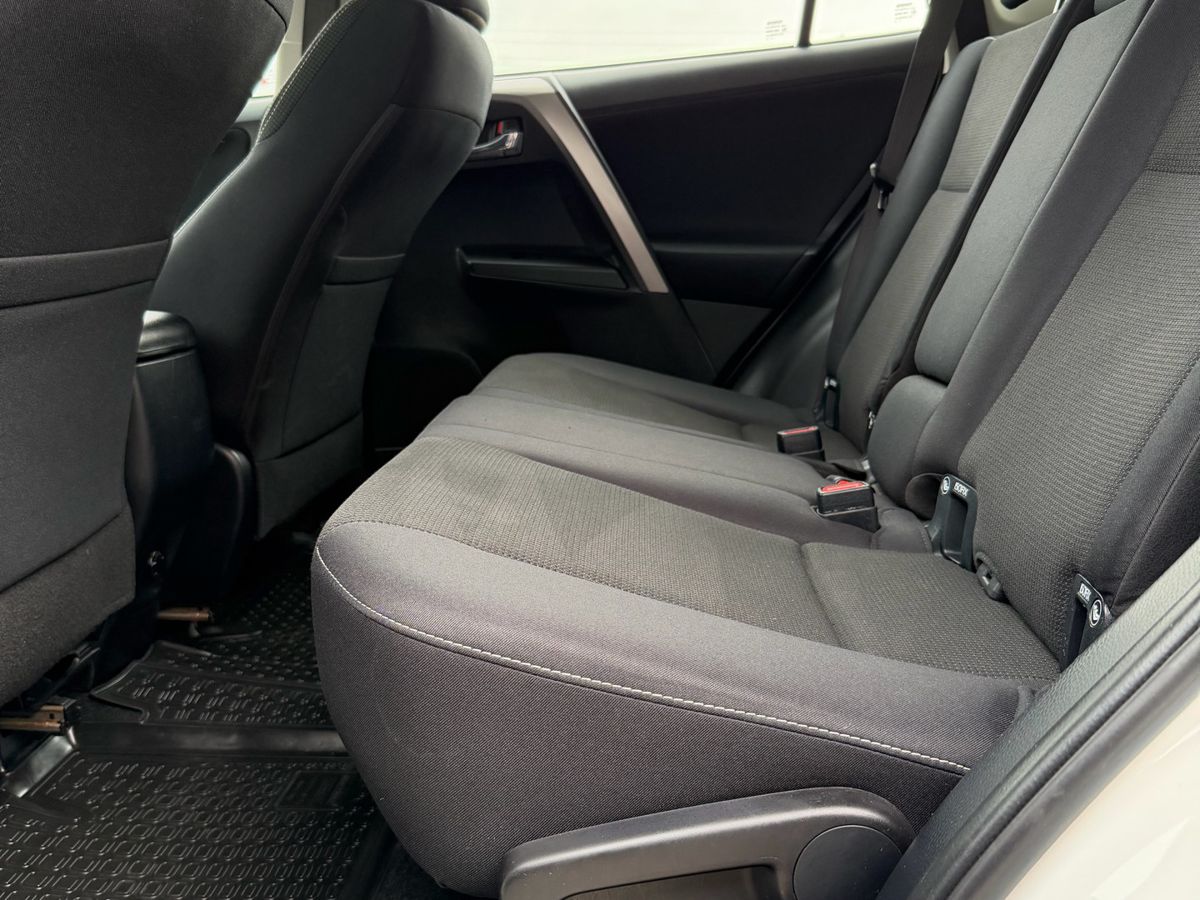 Toyota RAV4 2018 — фото 27