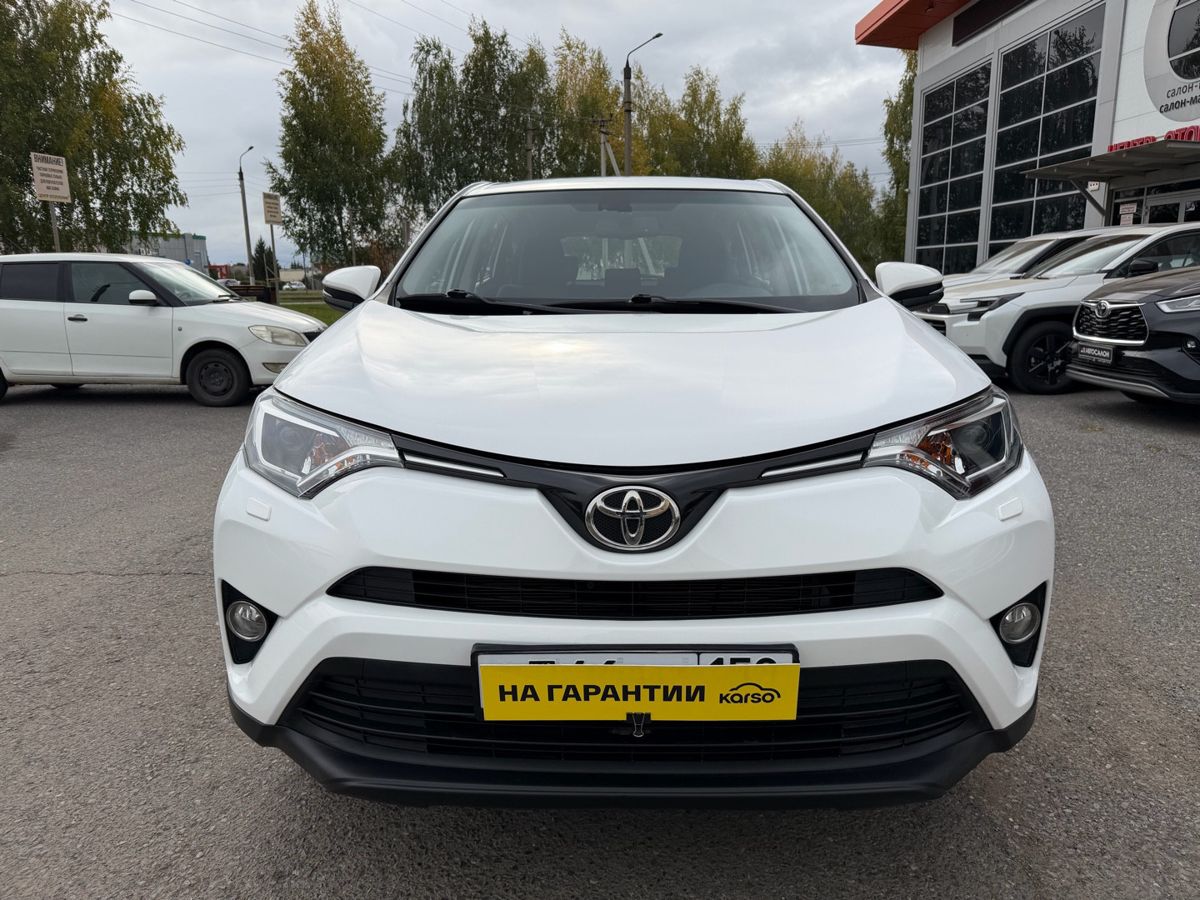 Toyota RAV4 2018 — фото 8