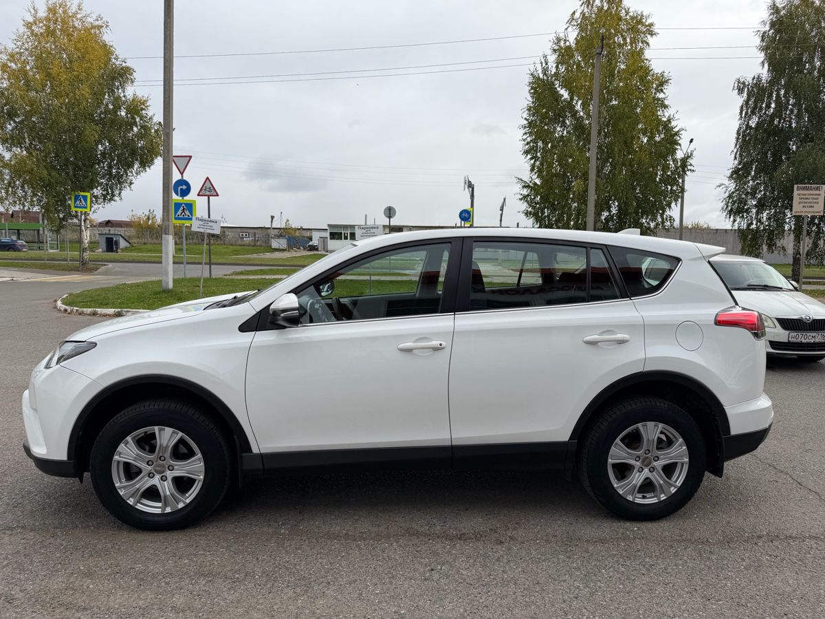 Toyota RAV4 2018 — фото 6