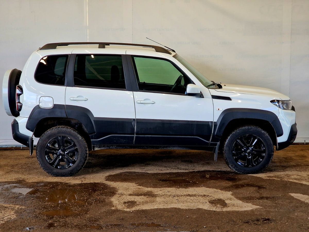 Lada Niva Travel KHL'24 (2023-2024) 2023 г.в., 48 138 км.