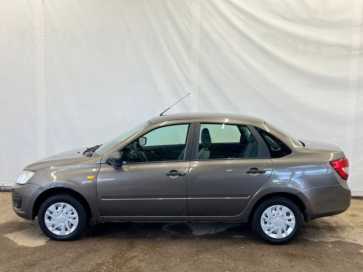 Lada Granta 999 2017 г.в., 117 972 км.