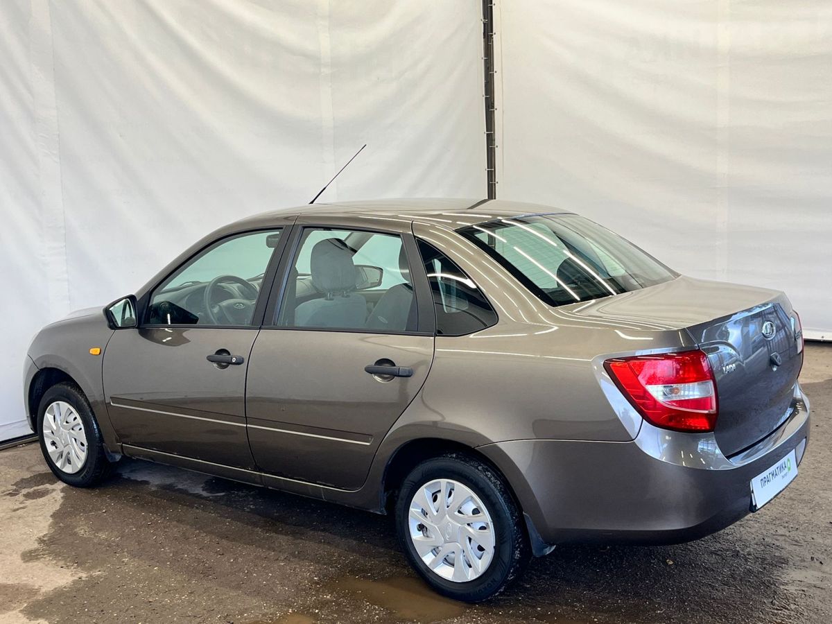Lada Granta 999 2017 г.в., 117 972 км.