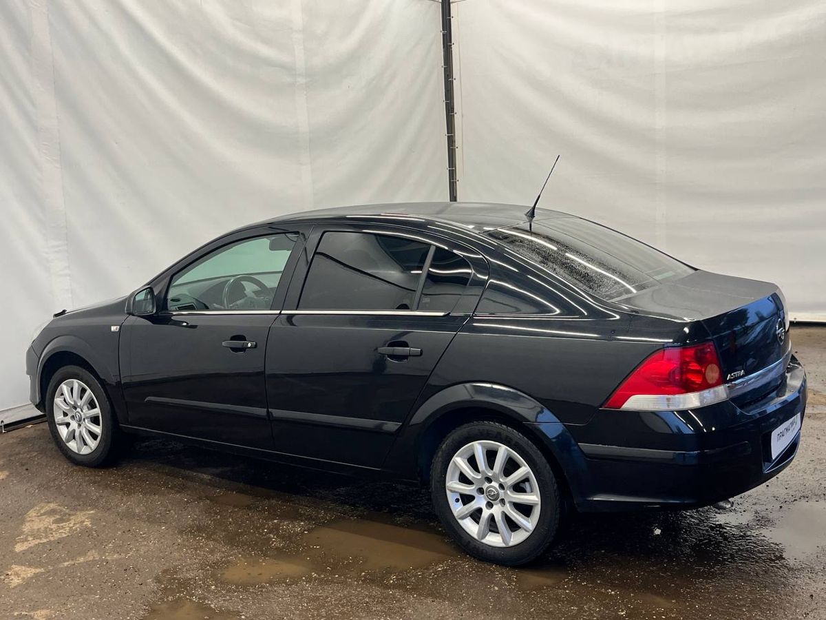 Opel Astra Cosmo 2014 г.в., 233 921 км.