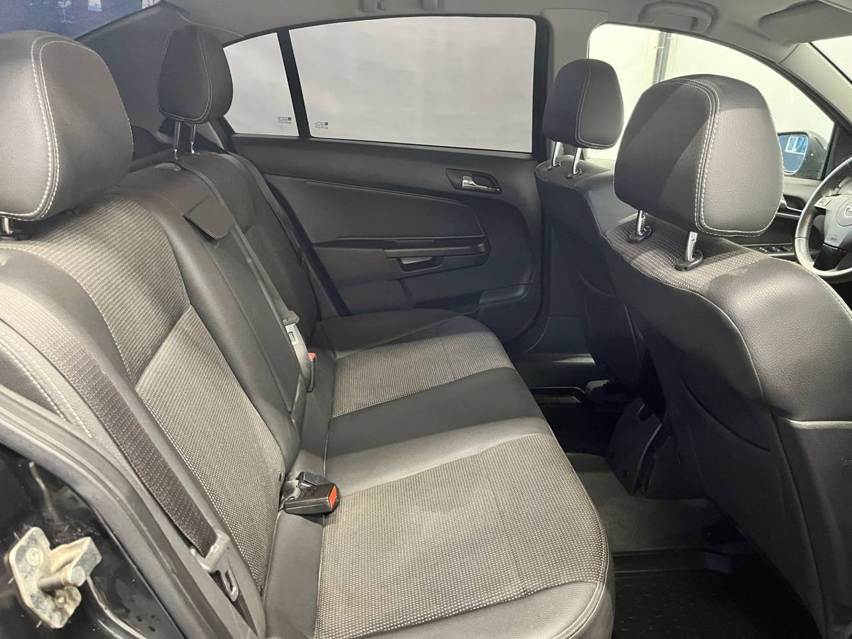 Opel Astra Cosmo 2014 г.в., 233 921 км.