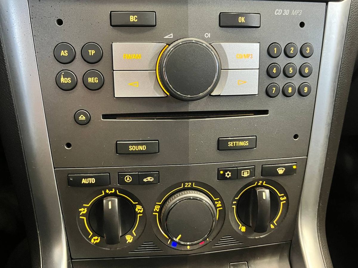 Opel Astra Cosmo 2014 г.в., 233 921 км.