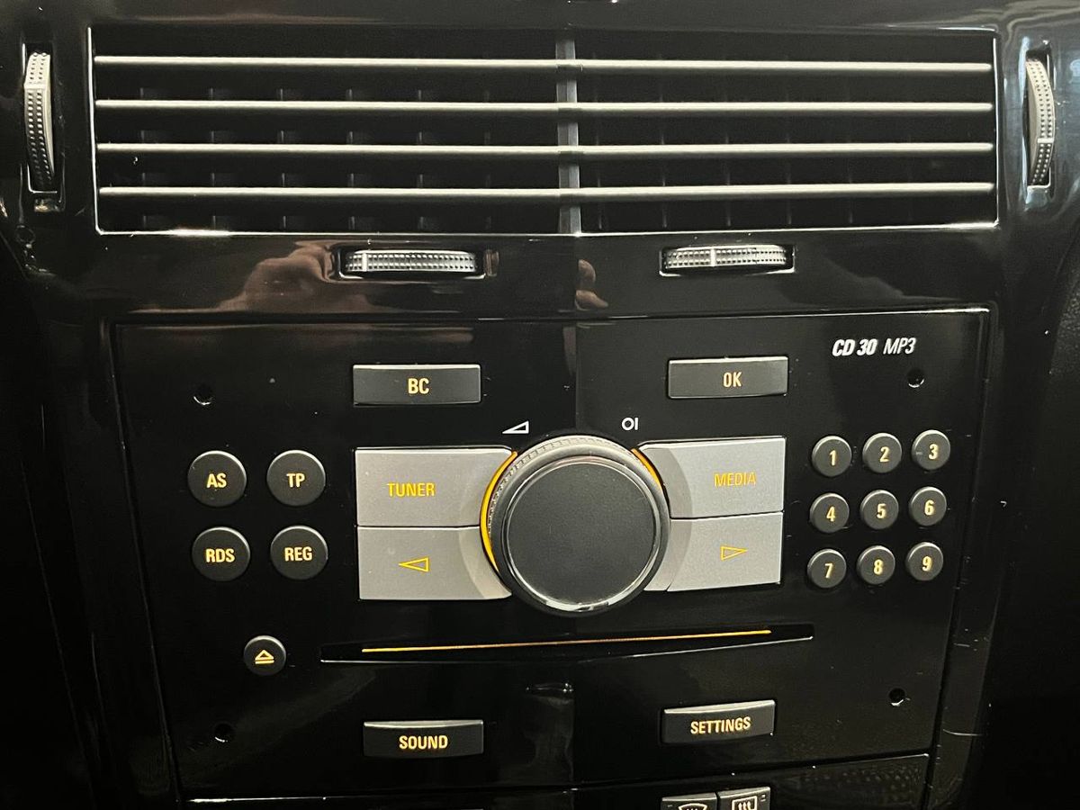 Opel Astra Cosmo 2014 г.в., 233 921 км.