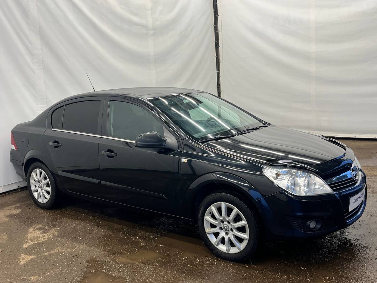 Opel Astra Cosmo 2014 г.в., 233 921 км.